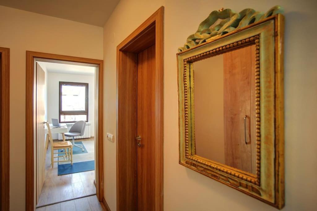 Spacious Home Office With Secure Garage In Sofia Zewnętrze zdjęcie
