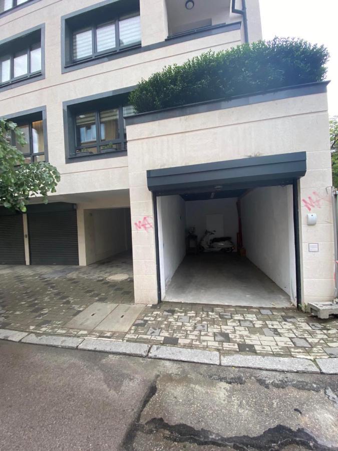 Spacious Home Office With Secure Garage In Sofia Zewnętrze zdjęcie